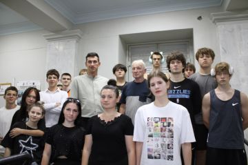В канун Дня физкультурника заместитель Главы Администрации Краснолиманского муниципального округа Игорь Диогенов посетил Центр физического здоровья населения «Спорт для всех» г. Енакиево