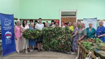 Лоскуток за лоскутком: донецкие женщины плетут «щит» для наших бойцов
