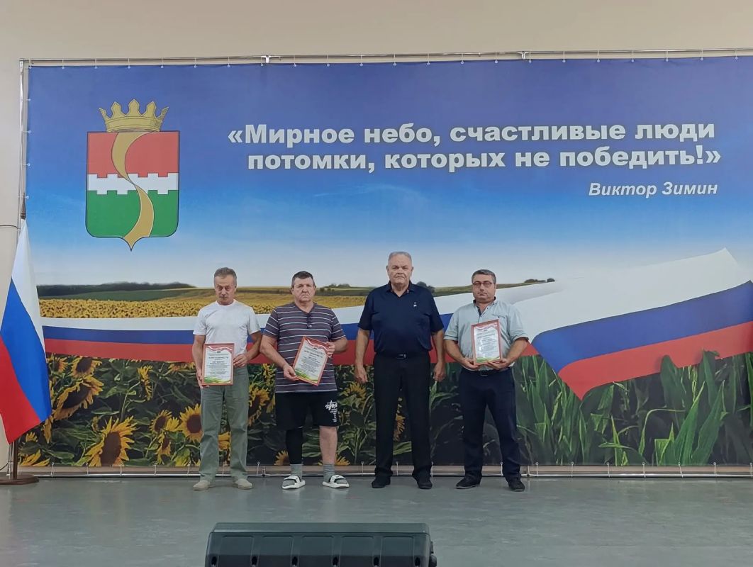 Амвросиевка чествует своих героев! Амвросиевка чествует своих героев!