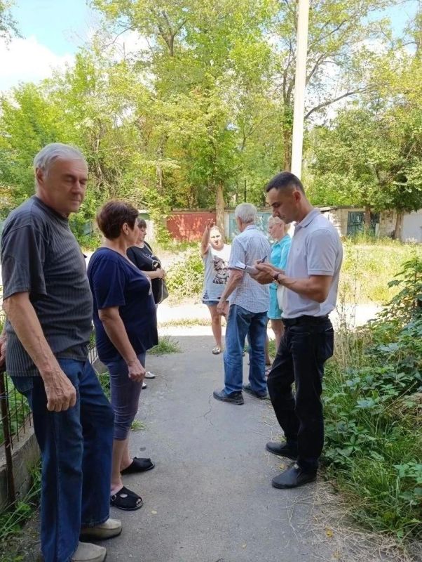 Александр Мальков провел встречи с жителями Пролетарского района Донецка на улице Макеевской и на улице Робеспьера