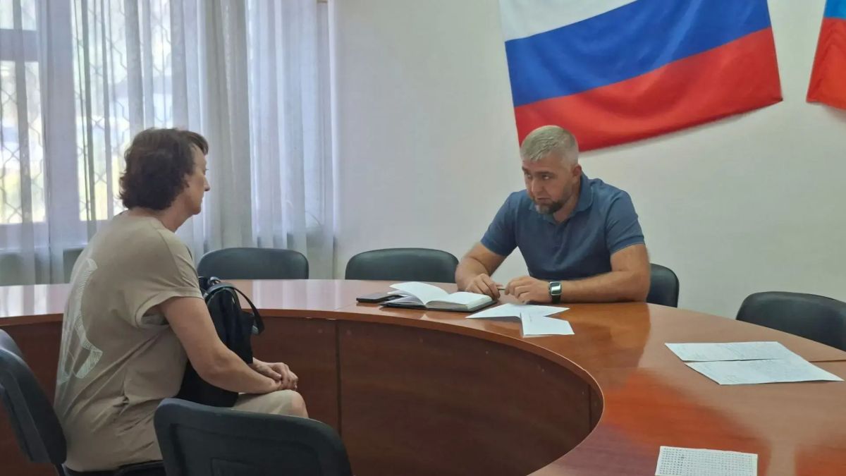 Валентин Левченко: И. о. руководителя Управы Киевского внутригородского района Вячеслав Лаврушко провёл приём граждан Валентин Левченко: И. о. руководителя Управы Киевского внутригородского района Вячеслав Лаврушко провёл приём граждан