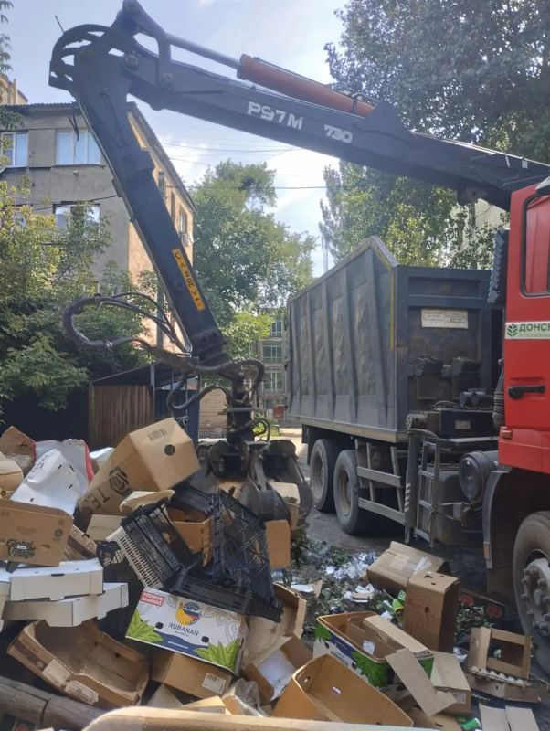 В Центрально-Городском внутригородском районе, в рамках акции "Маленькие добрые дела", при непосредственной помощи активистов ПО 579, 574 проведена работа по вывозу скоплений ТКО по ул. Московская 28/131, ул Ленина 45/31... В Центрально-Городском внутригородском районе, в рамках акции "Маленькие добрые дела", при непосредственной помощи активистов ПО 579, 574 проведена работа по вывозу скоплений ТКО по ул. Московская 28/131, ул Ленина 45/31...