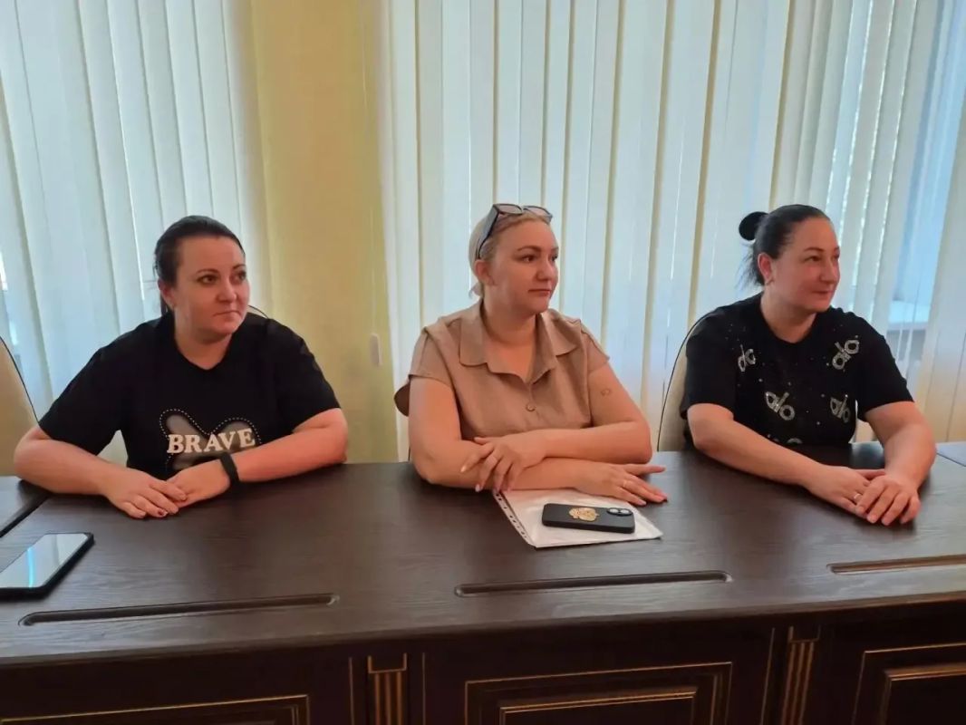 В рамках программы ГосСтарт.Диалог главный специалист отдела молодежной и социальной политики Анна Шпак провела очную встречу с молодыми сотрудниками администрации В рамках программы ГосСтарт.Диалог главный специалист отдела молодежной и социальной политики Анна Шпак провела очную встречу с молодыми сотрудниками администрации