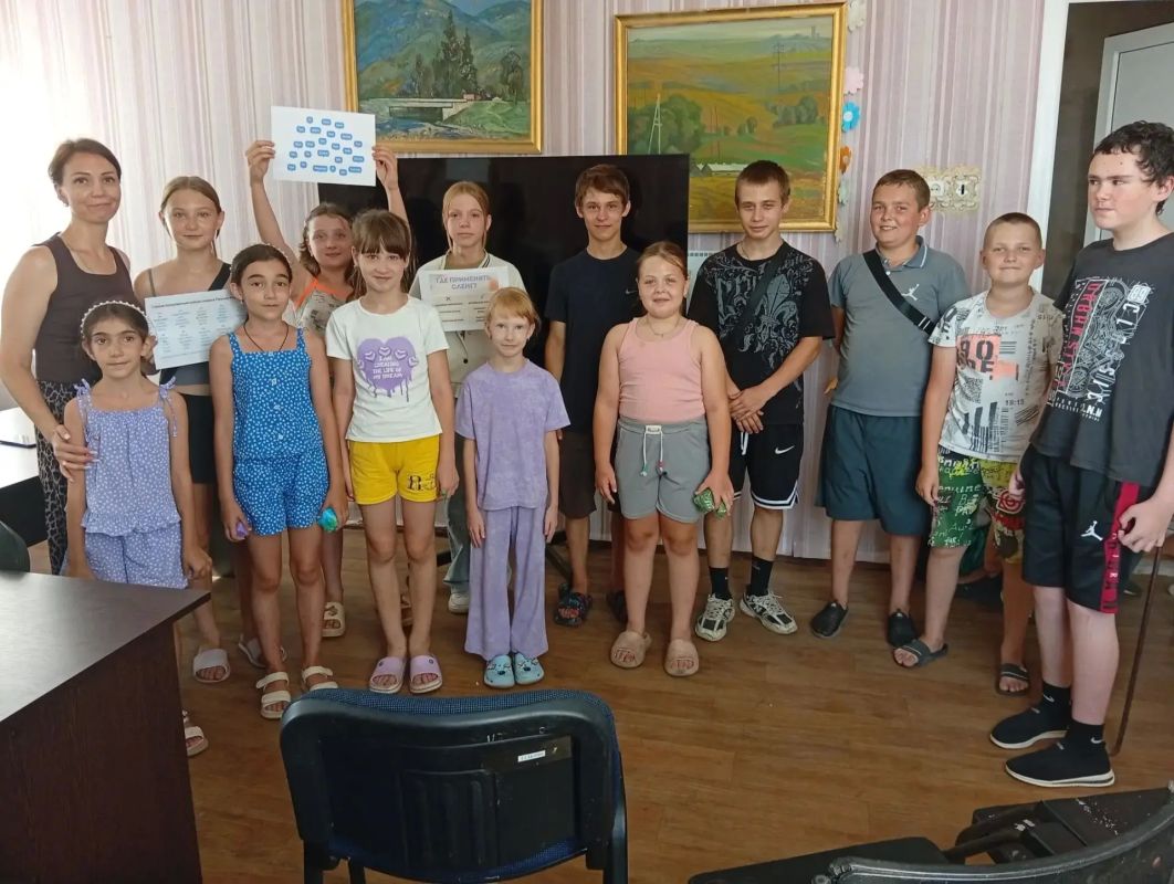 В Новозарьевском центре культуры обсудили влияние молодежного сленга на грамотность