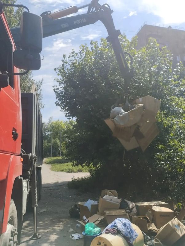 В Центрально-Городском внутригородском районе, в рамках акции "Маленькие добрые дела", при непосредственной помощи активистов ПО 579, 574 проведена работа по вывозу скоплений ТКО по ул. Московская 28/131, ул Ленина 45/31... В Центрально-Городском внутригородском районе, в рамках акции "Маленькие добрые дела", при непосредственной помощи активистов ПО 579, 574 проведена работа по вывозу скоплений ТКО по ул. Московская 28/131, ул Ленина 45/31...