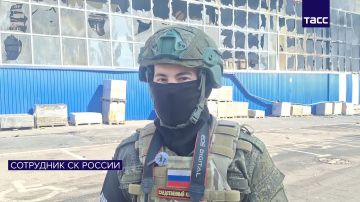 Один из центральных строительных магазинов в Макеевке ДНР практически полностью сгорел в результате атаки украинских БПЛА, передает корреспондент ТАСС