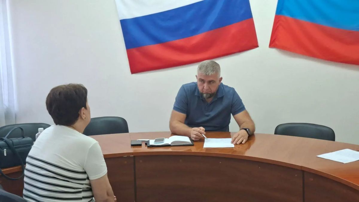 Валентин Левченко: И. о. руководителя Управы Киевского внутригородского района Вячеслав Лаврушко провёл приём граждан Валентин Левченко: И. о. руководителя Управы Киевского внутригородского района Вячеслав Лаврушко провёл приём граждан