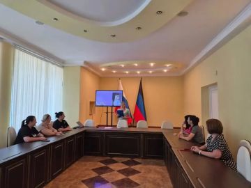В рамках программы ГосСтарт.Диалог главный специалист отдела молодежной и социальной политики Анна Шпак провела очную встречу с молодыми сотрудниками администрации
