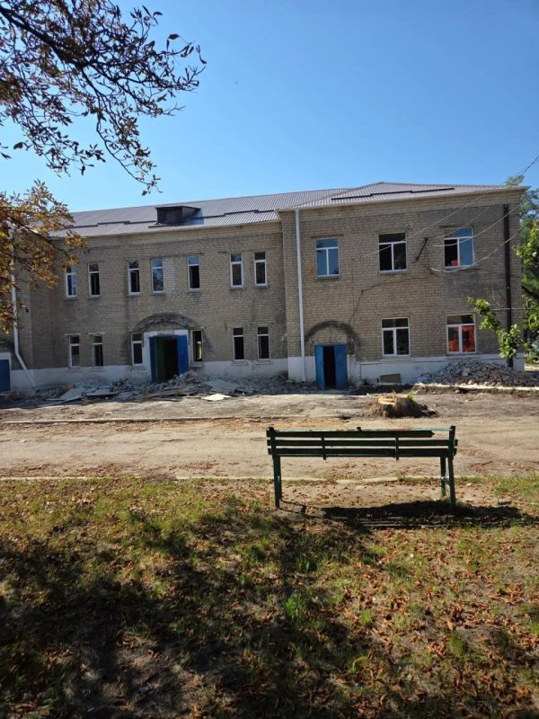 Владимирцы продолжают ремонт детского отделения больницы в Кировском Владимирцы продолжают ремонт детского отделения больницы в Кировском