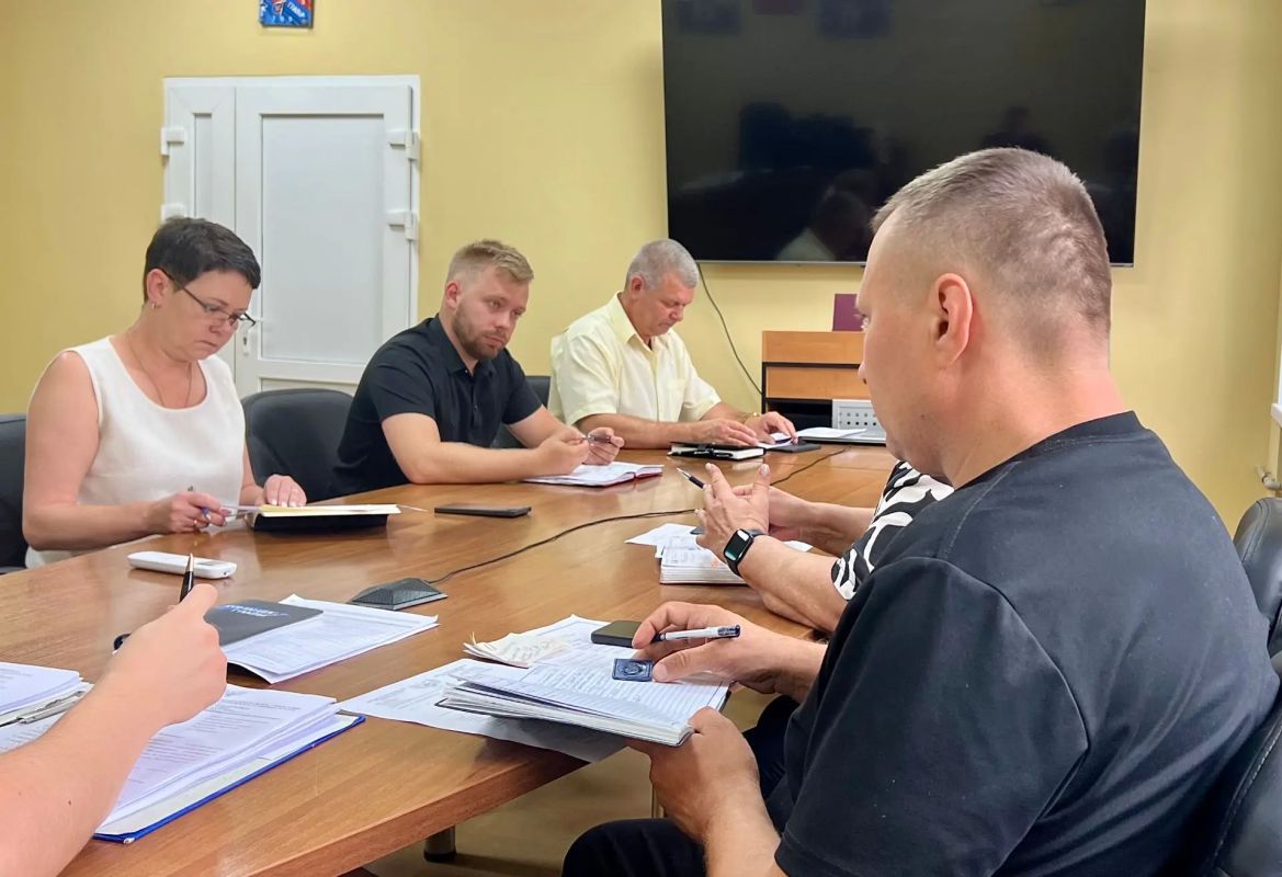 Глава округа Алексей Черкашин провел оперативное совещание по актуальным вопросам округа Глава округа Алексей Черкашин провел оперативное совещание по актуальным вопросам округа
