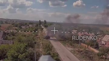 Андрей Руденко: Операторы FPV-дронов «Южной» группировки войск уничтожают боевые бронированные машины ВСУ в районе Краматорска и Дружковки