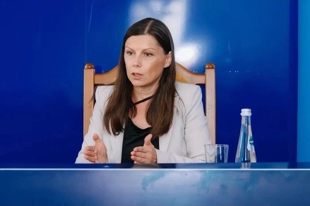 Ирина Куксенкова: Обычно формат встреч с трудовыми коллективами и профессиональными сообществами предполагает официальную форму с докладами, канцелярскими формулировками и сухой статистикой. Ирина Куксенкова: Обычно формат встреч с трудовыми коллективами и профессиональными сообществами предполагает официальную форму с докладами, канцелярскими формулировками и сухой статистикой.