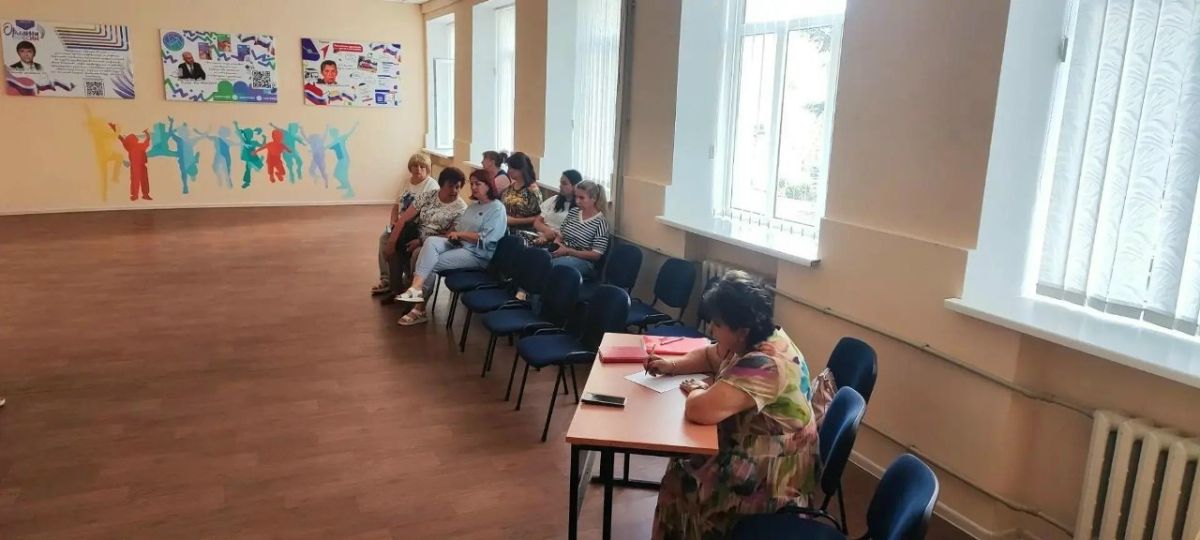 11 августа 2026 года депутаты Горловского городского совета от фракции «Единая Россия» — Роман Конев, Сергей Третьяков, Олег Сладкевич, Нелля Якуненко и Дмитрий Корона — провели встречи с трудовыми коллективами 11 августа 2026 года депутаты Горловского городского совета от фракции «Единая Россия» — Роман Конев, Сергей Третьяков, Олег Сладкевич, Нелля Якуненко и Дмитрий Корона — провели встречи с трудовыми коллективами