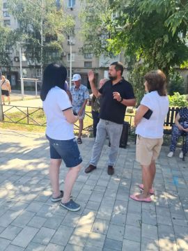 Председатель общественного совета Александр Горянный провёл встречу с жителями дома по ул. Свободы