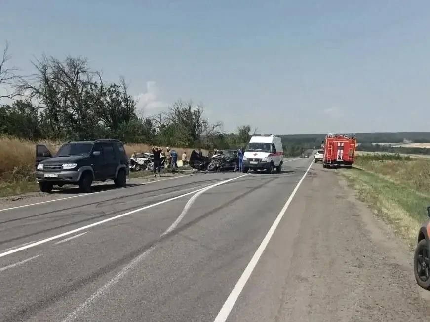 ВЫЕЗД НА ВСТРЕЧНУЮ ПОЛОСУ ПРИВЁЛ К ТРАГЕДИИ, В МАНГУШСКОМ ОКРУГЕ ПРОИЗОШЛО СМЕРТЕЛЬНОЕ ДТП