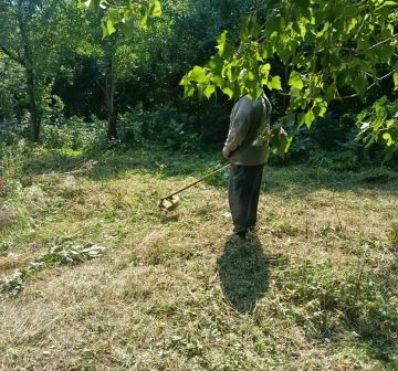 Сегодня, 11 августа, с целью приведения территории в надлежащее санитарное состояние в Кировском внутригородском районе города Макеевки силами Макеевского филиала НКО «ЕДИНЫЙ РЕГИОНАЛЬНЫЙ ФОНД ПО УПРАВЛЕНИЮ МНОГОКВАРТИРНЫМИ...