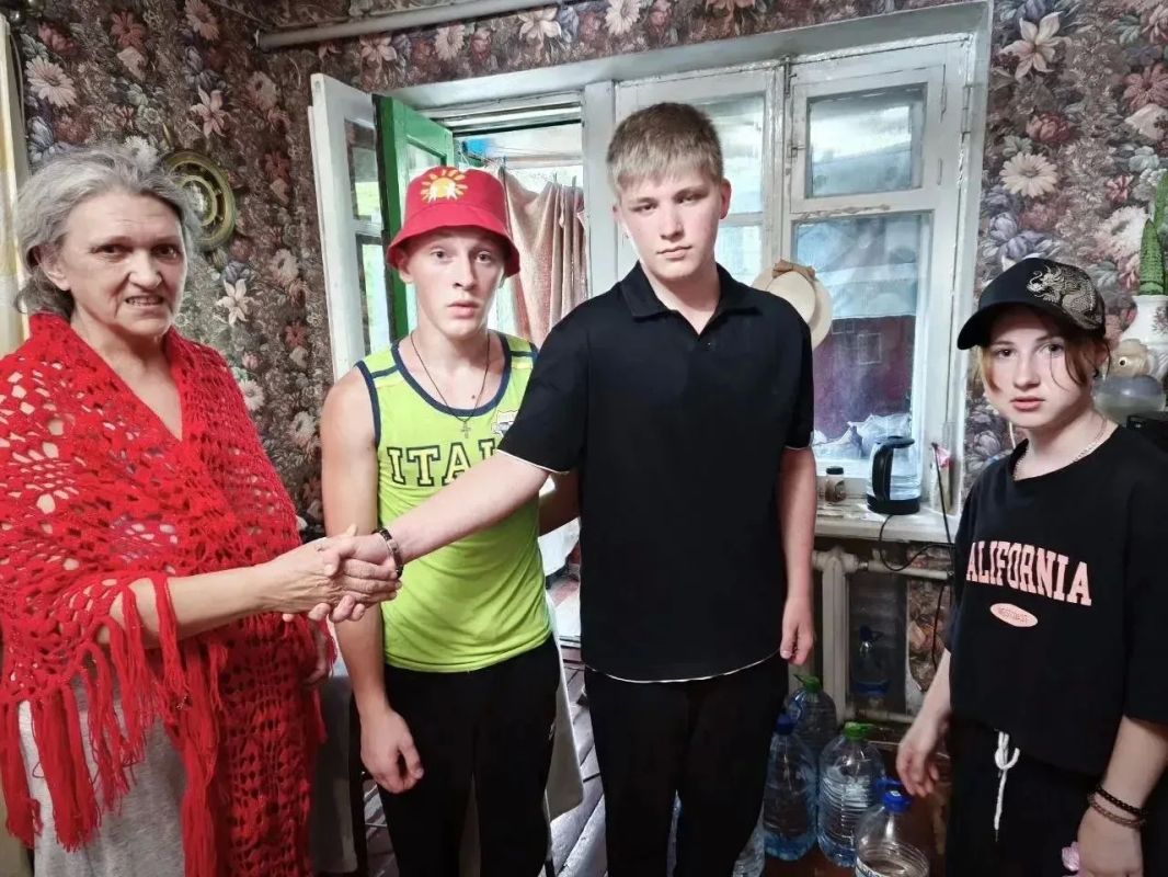 День добрых дел в Иловайске: Молодежь помогает нуждающимся День добрых дел в Иловайске: Молодежь помогает нуждающимся