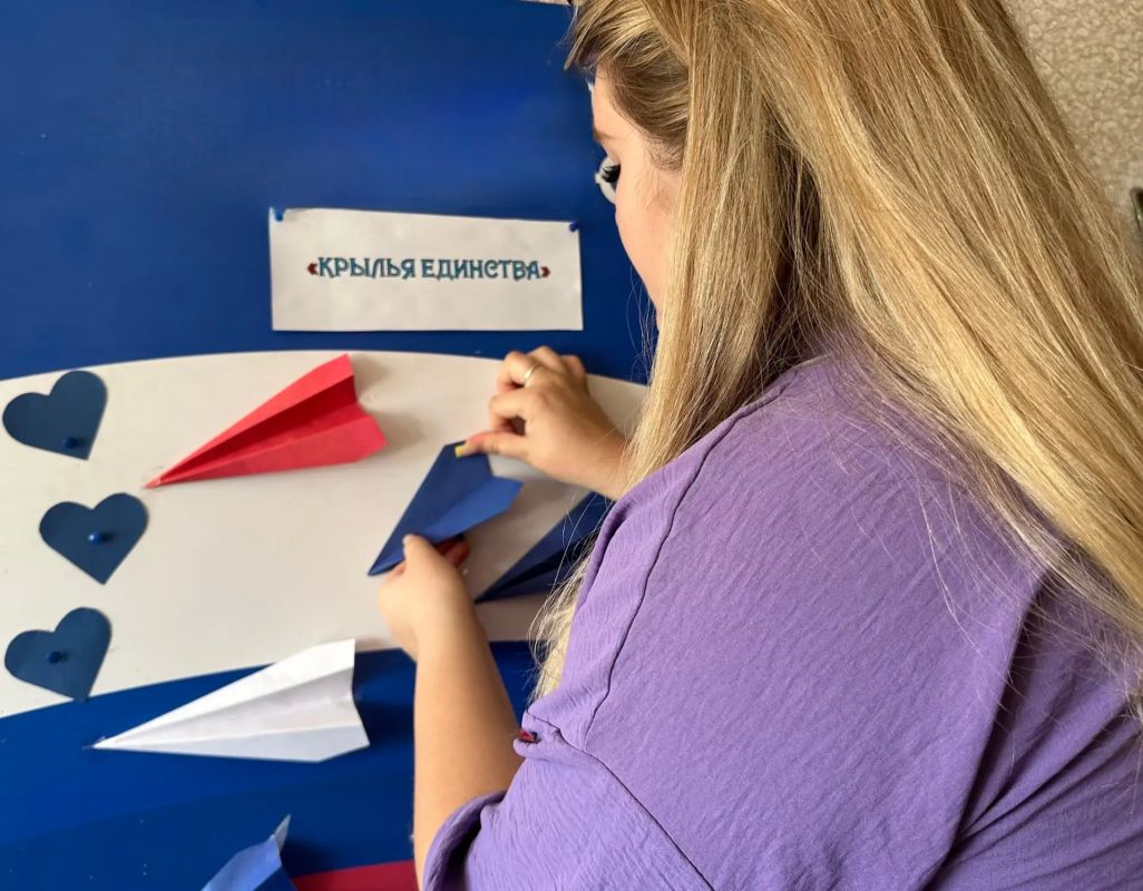На высоте единства: молодёжь Енакиево отмечает День авиации На высоте единства: молодёжь Енакиево отмечает День авиации