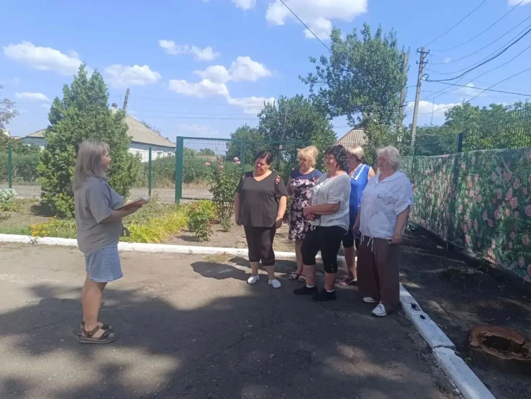 Спикер Наталья Стрелецкая провела встречу с населением на подведомственной территории по адресу: г. Макеевка, пгт Пролетарское ул. Советская ,36
