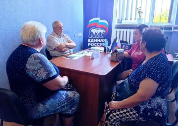 Мирон Братковский провёл приём граждан Петровского района Донецка и обсудил с руководством района подготовку к отопительному сезону