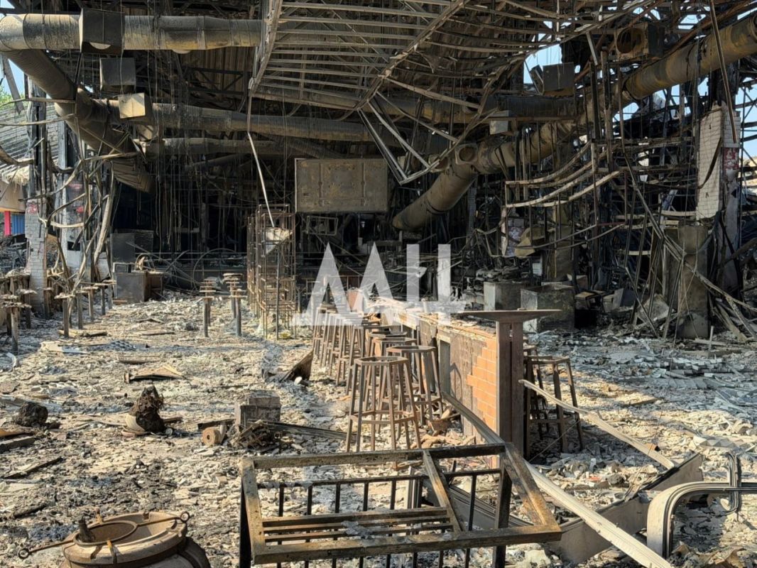 Сгоревшая макеевская «Галактика», какой ее увидел сегодня ДАН Сгоревшая макеевская «Галактика», какой ее увидел сегодня ДАН
