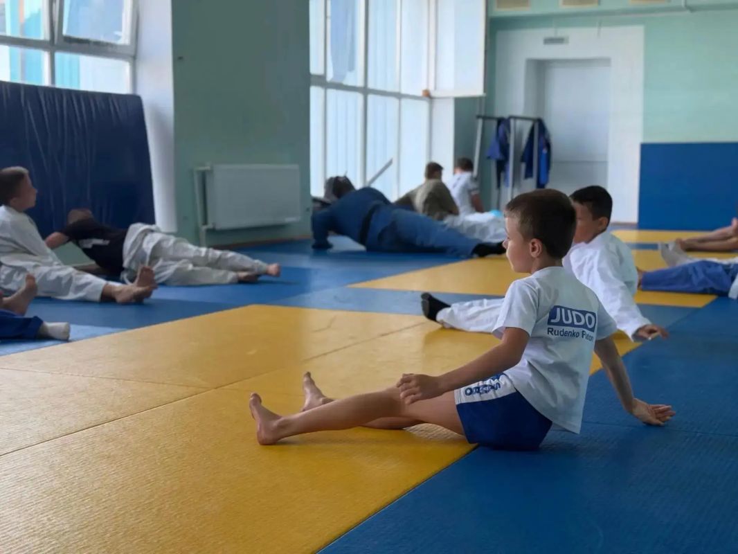 «Первые» в спорте: в Шахтерске прошла открытая тренировка «Первые» в спорте: в Шахтерске прошла открытая тренировка