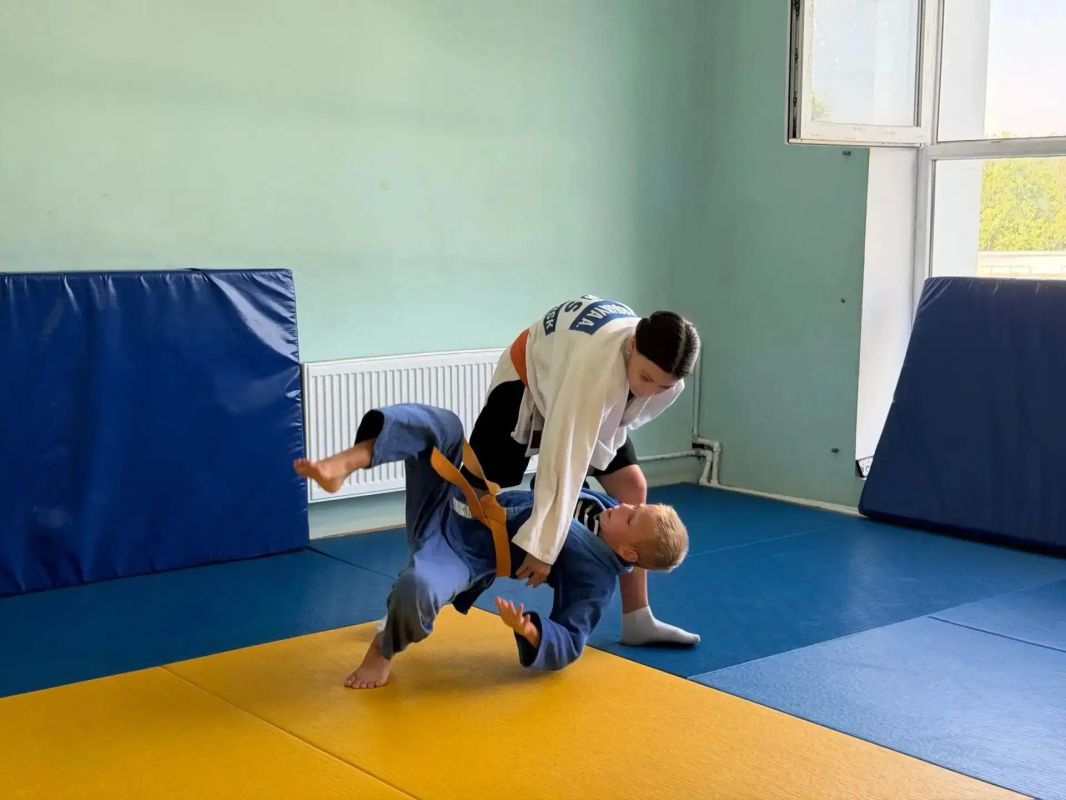 «Первые» в спорте: в Шахтерске прошла открытая тренировка «Первые» в спорте: в Шахтерске прошла открытая тренировка