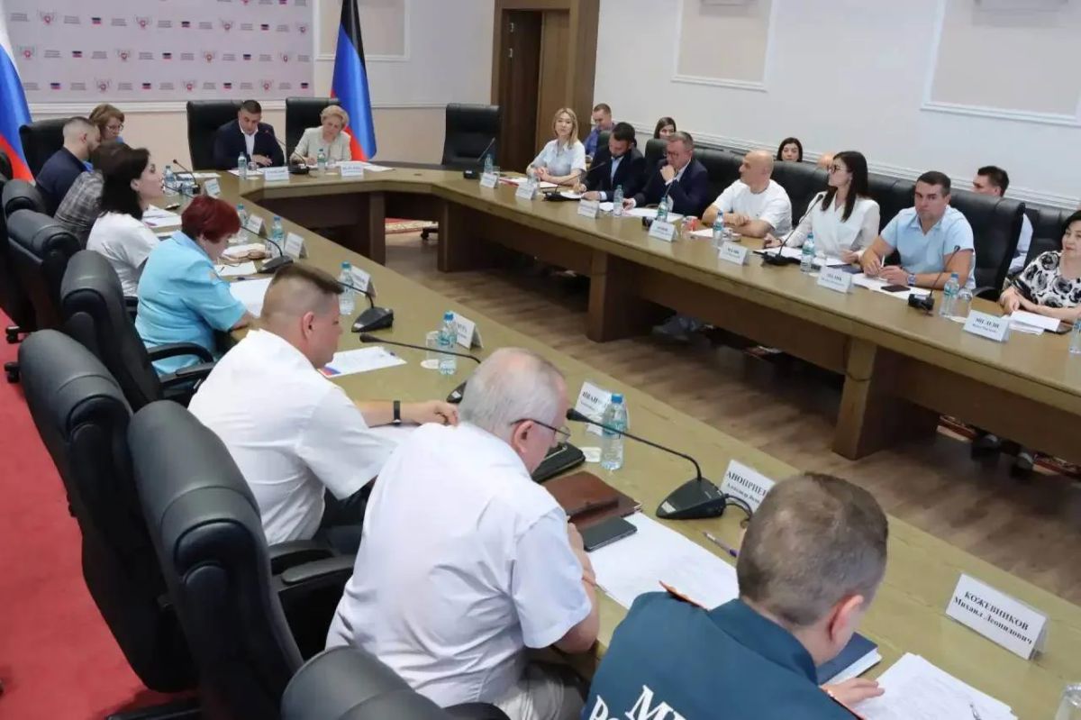 Сегодня состоялось расширенное заседание Совета ректоров вузов ДНР, ключевая тема которого — найти практические механизмы, позволяющие сделать высшее образование более ориентированным на потребности республики Сегодня состоялось расширенное заседание Совета ректоров вузов ДНР, ключевая тема которого — найти практические механизмы, позволяющие сделать высшее образование более ориентированным на потребности республики