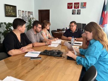 Василий Овчаров: Во исполнение поручений Главы ДНР Дениса Пушилина состоялось рабочее совещание межведомственной рабочей группы (штаба) по вопросам охраны здоровья граждан на территории Новоазовского муниципального округа