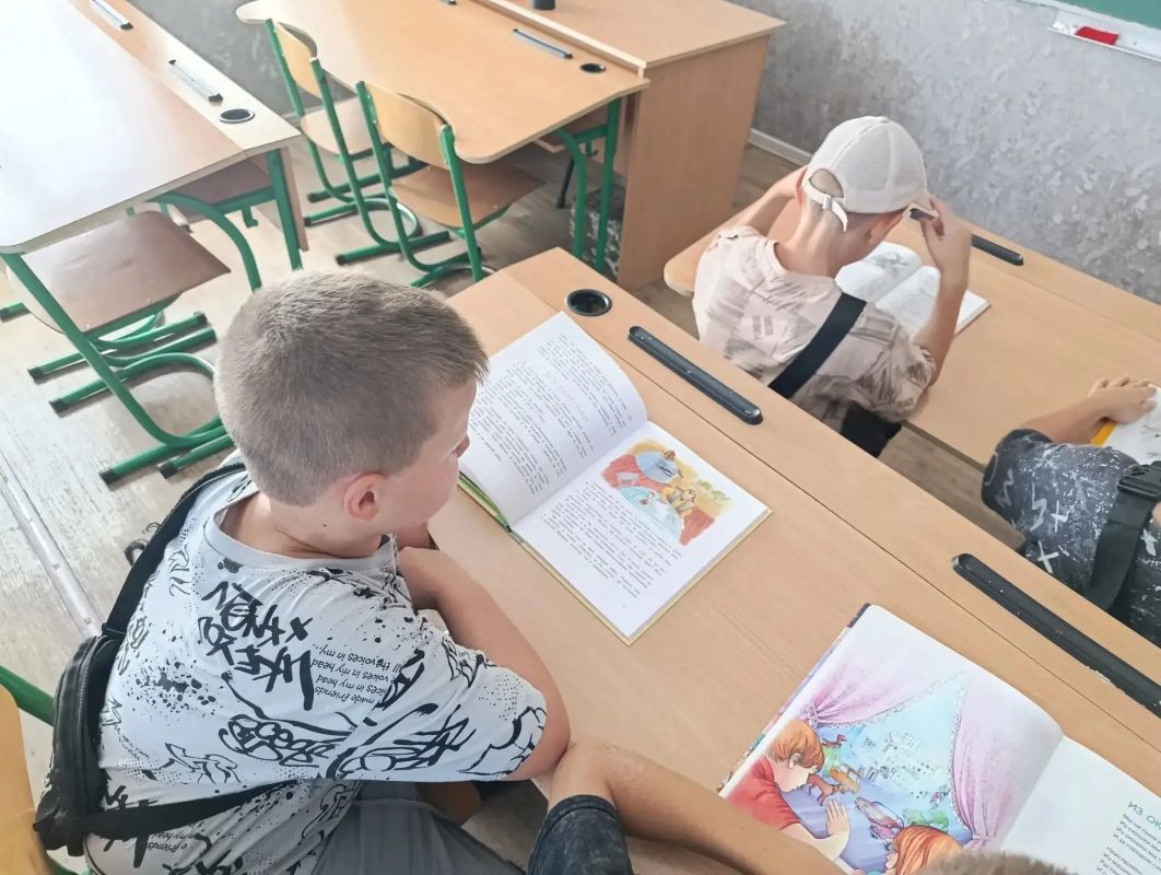 В Ждановке прошла интеллектуальная игра «Читаем и побеждаем» В Ждановке прошла интеллектуальная игра «Читаем и побеждаем»