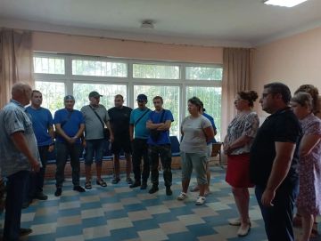 Депутат Амвросиевского муниципального совета Михаил Богомолец провел встречу с коллективом МБУ «Благоустройство»