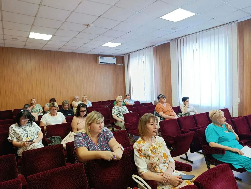 Женсовет Буденновского района Донецка отчитался о проделанной работе Женсовет Буденновского района Донецка отчитался о проделанной работе
