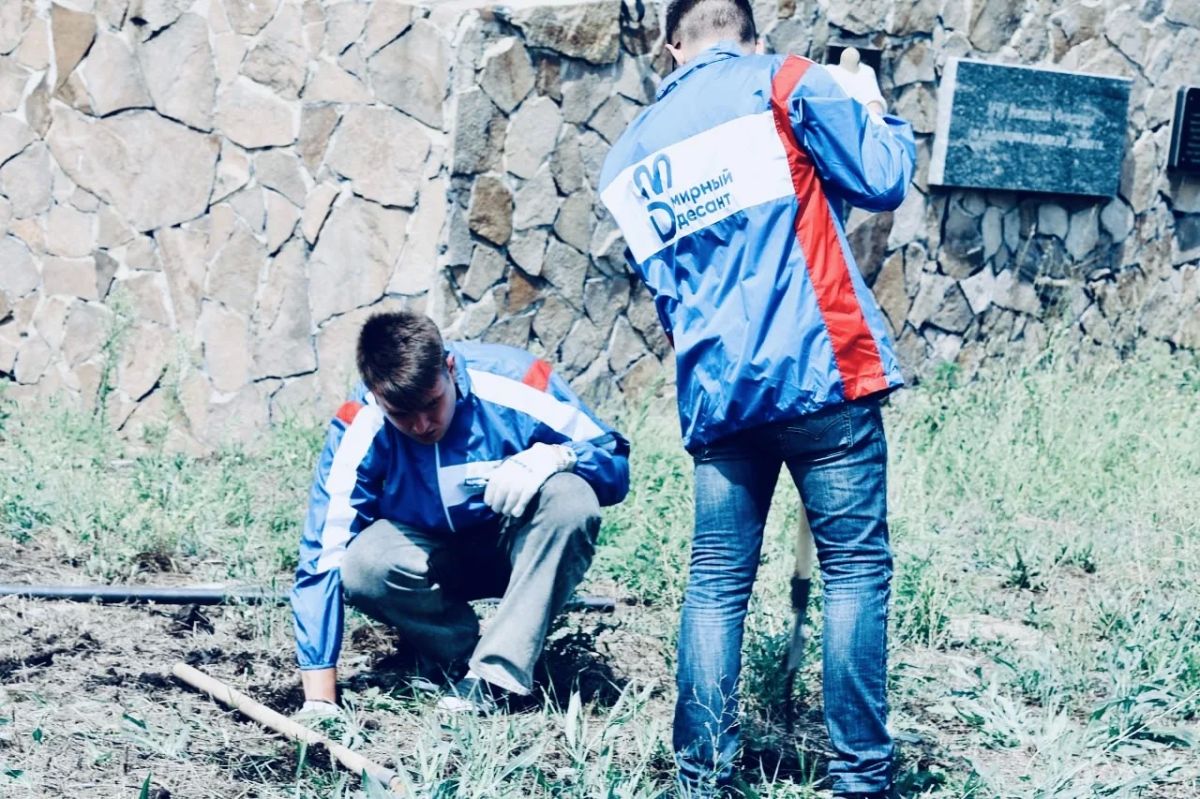 Денис Шимановский: 12 лет назад из подмосковного города Наро-Фоминска в Донбасс отправилась первая колонна с 2 тысячами тонн помощи: продовольствием, медикаментами, питьевой водой и комплектами электростанций Денис Шимановский: 12 лет назад из подмосковного города Наро-Фоминска в Донбасс отправилась первая колонна с 2 тысячами тонн помощи: продовольствием, медикаментами, питьевой водой и комплектами электростанций