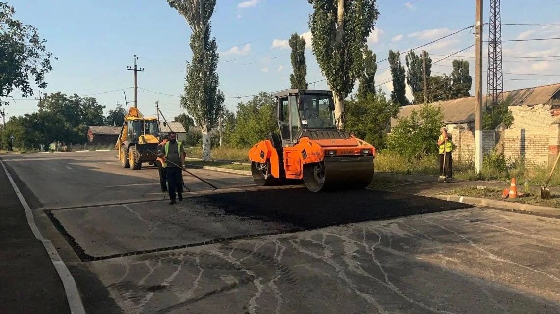 Хабаровский край установил искусственную неровность в рамках обустройства улицы Постышева в Дебальцево