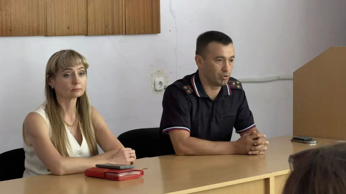 В Донецке полицейские проводят профилактическую работу по противодействию киберпреступности В Донецке полицейские проводят профилактическую работу по противодействию киберпреступности