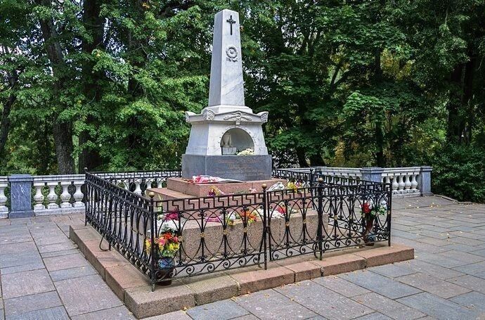 РУССКИЙ МИР. ИСТОРИЯ. Как сапёры спасали могилу Пушкина от нацистов (1944) РУССКИЙ МИР. ИСТОРИЯ. Как сапёры спасали могилу Пушкина от нацистов (1944)