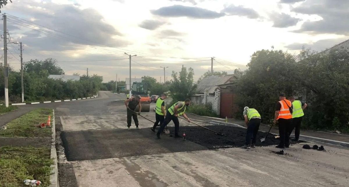 Хабаровский край установил искусственную неровность в рамках обустройства улицы Постышева в Дебальцево Хабаровский край установил искусственную неровность в рамках обустройства улицы Постышева в Дебальцево
