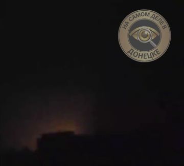 Доброе утро!. Ночью в районе оккупированного Краматорска взлетел на воздух склад боеприпасов ВСУ После мощного взрыва более часа была слышна вторичная детонация, сообщают местные каналы