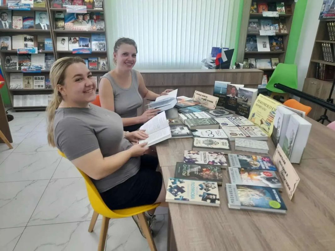 В библиотеках Докучаевска прошли мероприятия ко Всемирному Дню книголюбов