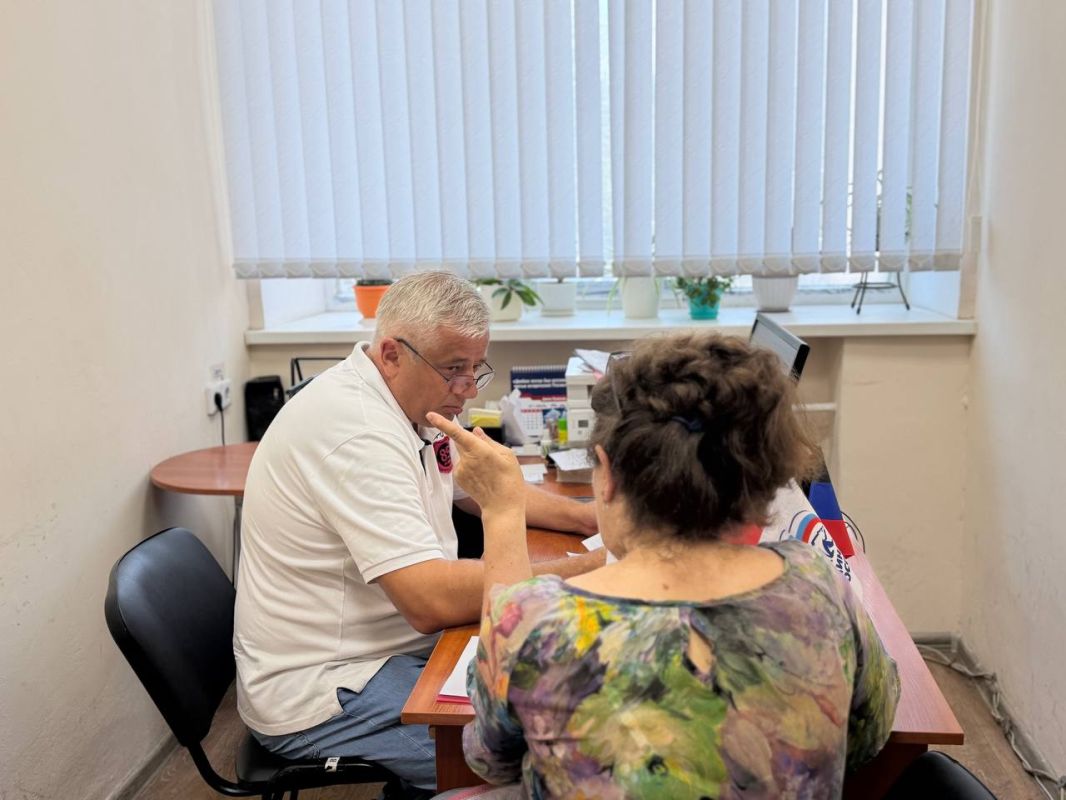 Сегодня, 12 августа, депутат Донецкого городского совета Сергей Ткаченко провел личный прием граждан в общественной приемной партии Сегодня, 12 августа, депутат Донецкого городского совета Сергей Ткаченко провел личный прием граждан в общественной приемной партии