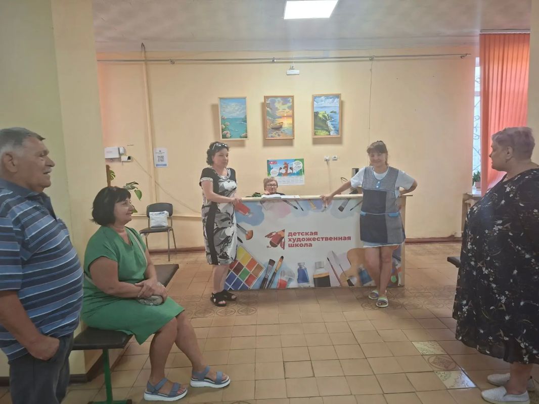 Сегодня, 13 августа, по инициативе Главы Республики Дениса Пушилина, спикер-активист, председатель ТОС «Ясиновец» Валентина Карпова провел встречу с жителями Кировского района на подведомственной территории Муниципального... Сегодня, 13 августа, по инициативе Главы Республики Дениса Пушилина, спикер-активист, председатель ТОС «Ясиновец» Валентина Карпова провел встречу с жителями Кировского района на подведомственной территории Муниципального...