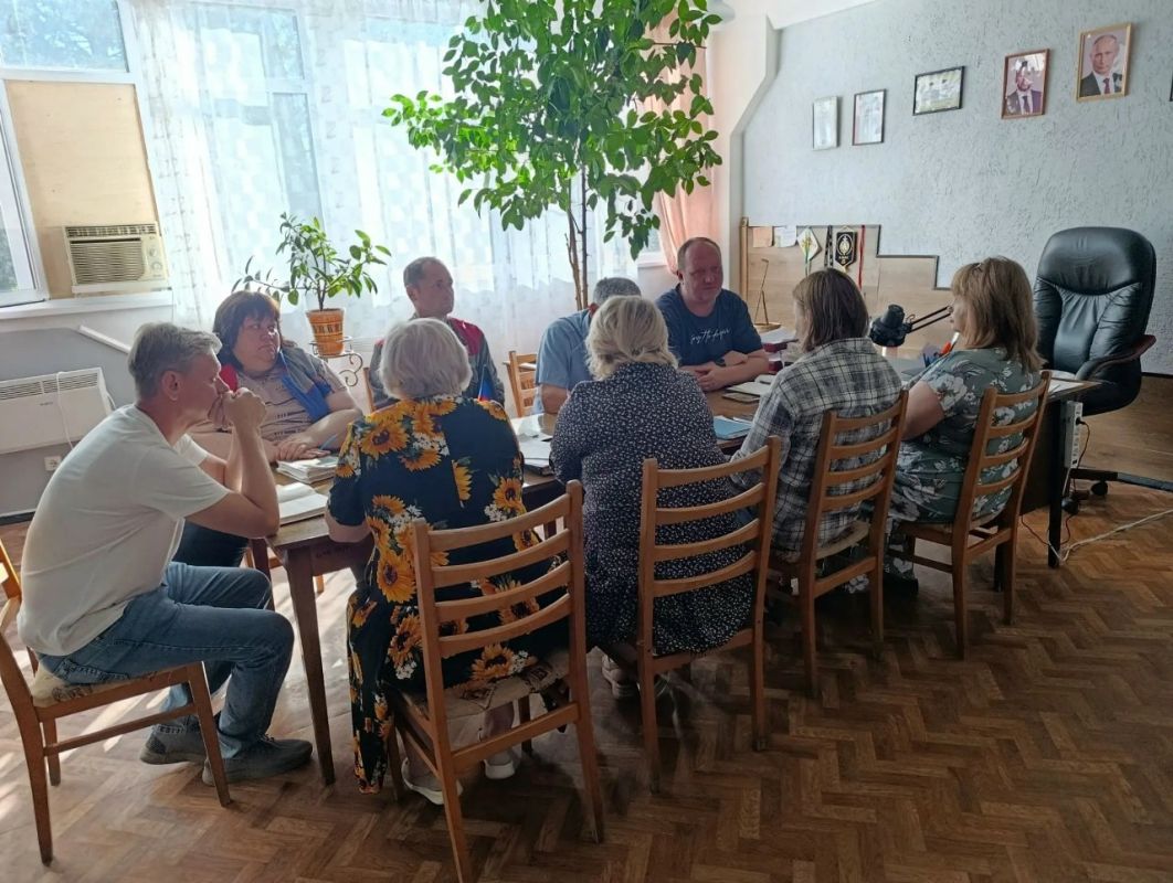 Роман Конев: 12 августа 2026 года депутат Горловского городского совета Донецкой Народной Республики первого созыва от фракции «Единая Россия» Николай Гальченко провёл встречу с трудовым коллективом