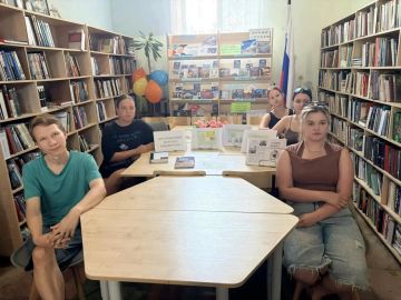 Ребят Ждановки продолжают знакомить с библиотечным делом