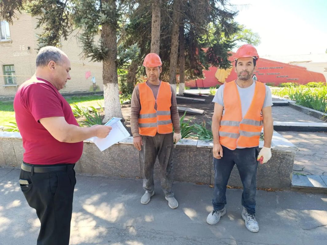 Сегодня, 13 августа 2026 года, администрацией городского округа Иловайск совместно с начальником ОМВД России «Иловайское» проведена беседа с иностранными гражданами, осуществляющими трудовую деятельность на территории...