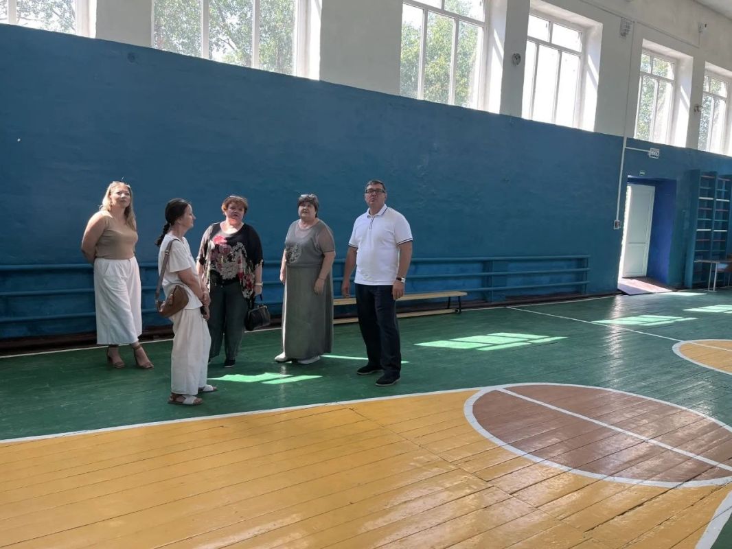 Василий Овчаров: На недавнем оперативном совещании Глава ДНР Денис Пушилин подчеркнул, что подготовка региона к началу нового учебного года идет в штатном режиме — без сбоев и отставаний от графика Василий Овчаров: На недавнем оперативном совещании Глава ДНР Денис Пушилин подчеркнул, что подготовка региона к началу нового учебного года идет в штатном режиме — без сбоев и отставаний от графика