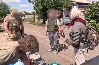 ВС РФ эвакуировали из подвалов Константиновки семерых пожилых жителей
