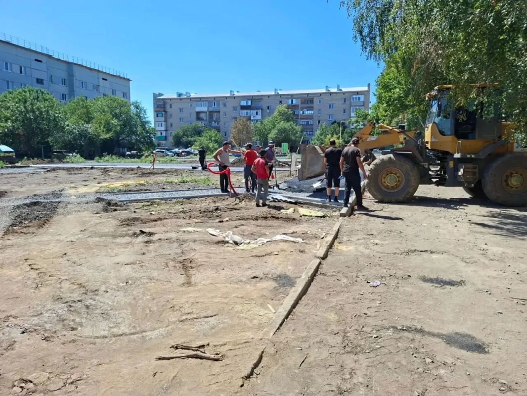 Денис Зубов: Продолжаются работы по благоустройству территории, победившей в прошлом голосовании за территории по благоустройству (ФКГС) Денис Зубов: Продолжаются работы по благоустройству территории, победившей в прошлом голосовании за территории по благоустройству (ФКГС)