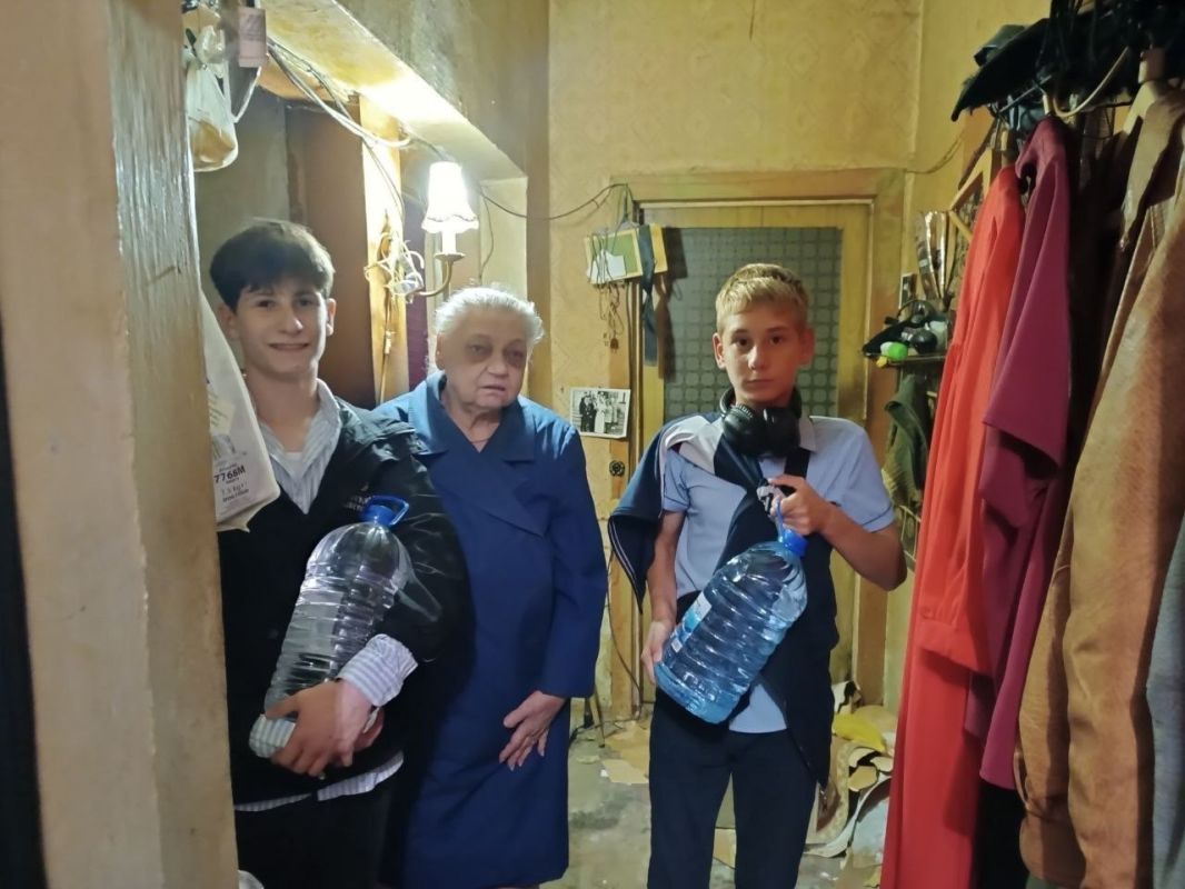 «Молодёжь не оставит в беде» «Молодёжь не оставит в беде»