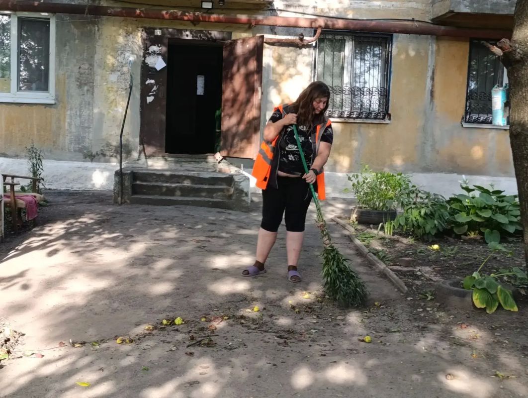 Наталья Бегуненко: В Петровском районе коммунальные предприятия приняли активное участие в акции Чистый четверг Наталья Бегуненко: В Петровском районе коммунальные предприятия приняли активное участие в акции Чистый четверг