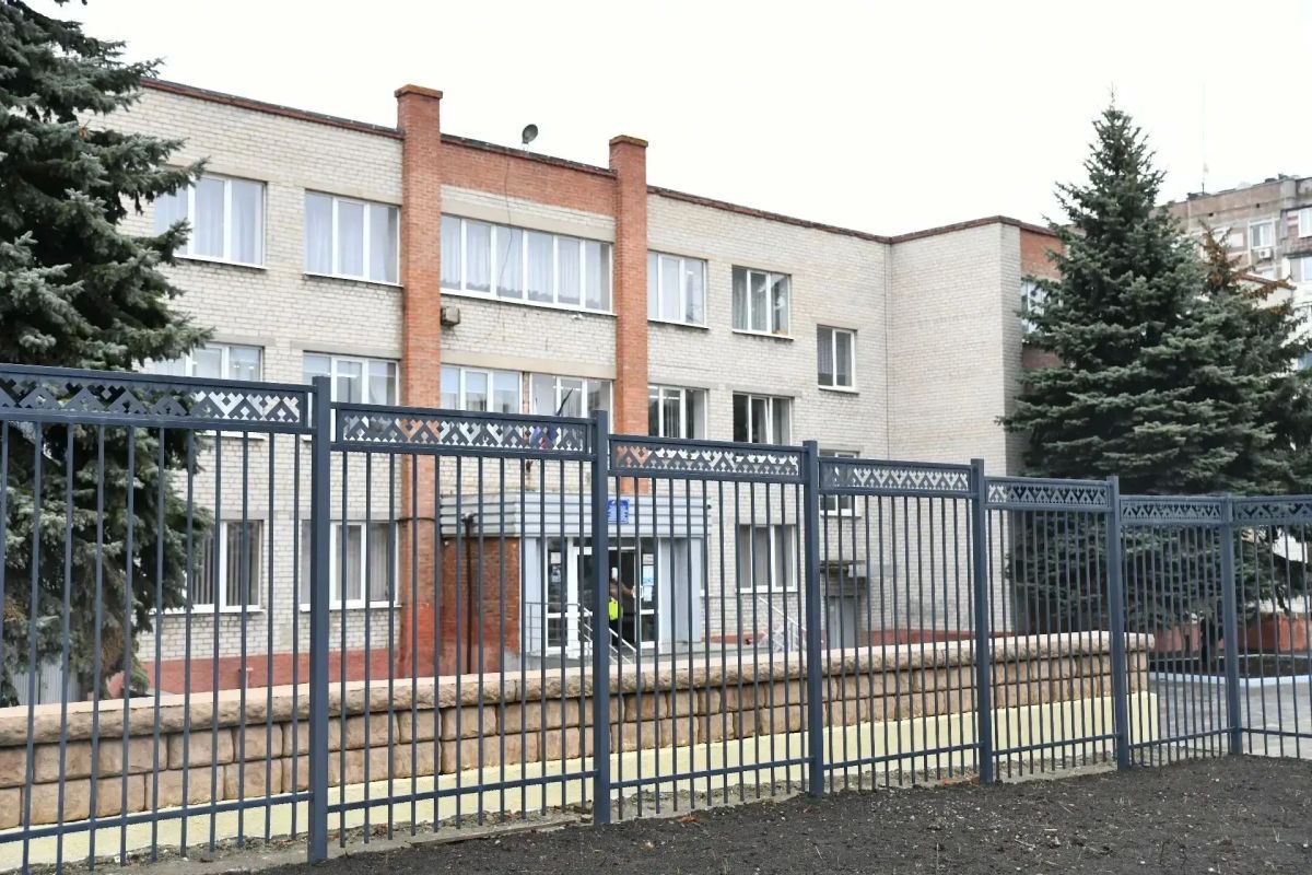 На оперативном совещании под руководством Главы ДНР Дениса Владимировича Пушилина обсудили ключевой вопрос — подготовку образовательных учреждений к новому учебному году На оперативном совещании под руководством Главы ДНР Дениса Владимировича Пушилина обсудили ключевой вопрос — подготовку образовательных учреждений к новому учебному году
